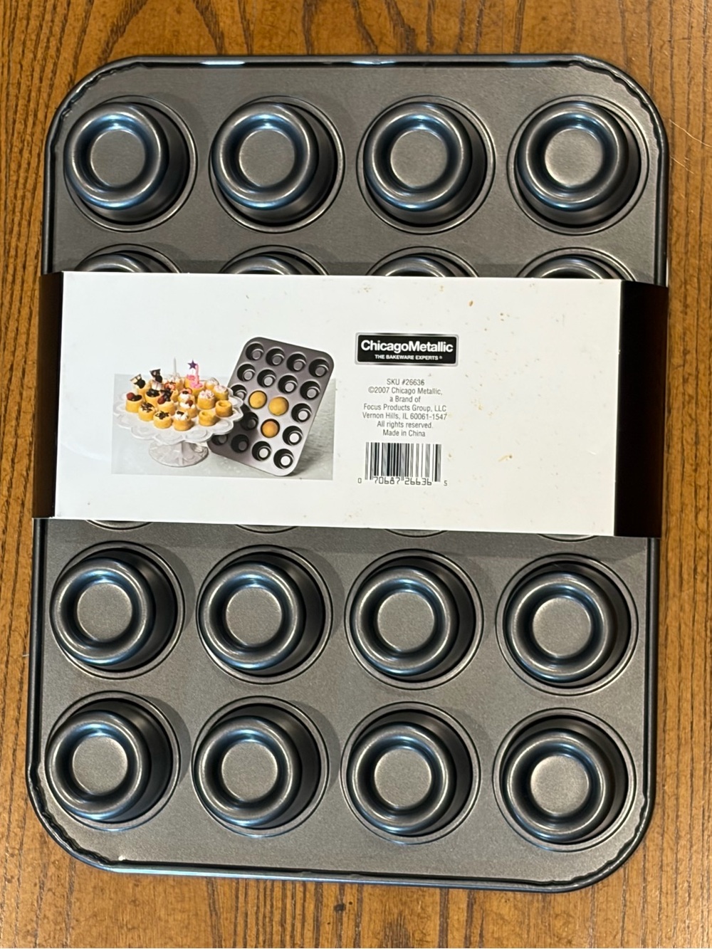 Chicago Metallic Tea Cake Pan